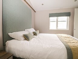 Lodge at Chichester Lakeside