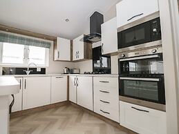 Lodge at Chichester Lakeside