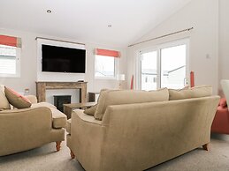 Lodge at Chichester Lakeside
