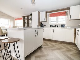 Lodge at Chichester Lakeside