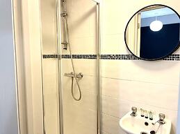 Vibrant 6 bed Stylish Home in Heart of Southsea