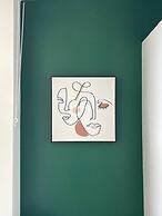 Vibrant 6 bed Stylish Home in Heart of Southsea