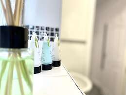 Vibrant 6 bed Stylish Home in Heart of Southsea