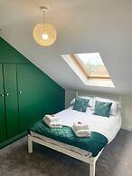 Vibrant 6 bed Stylish Home in Heart of Southsea