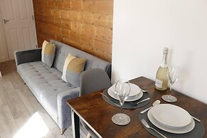 Vibrant 6 bed Stylish Home in Heart of Southsea