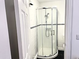 Vibrant 6 bed Stylish Home in Heart of Southsea