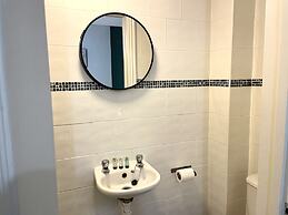 Vibrant 6 bed Stylish Home in Heart of Southsea