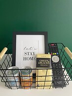 Vibrant 6 bed Stylish Home in Heart of Southsea