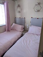 Immaculate Sen Friendly 3-bed Caravan in Porthcawl