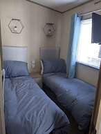 Immaculate Sen Friendly 3-bed Caravan in Porthcawl