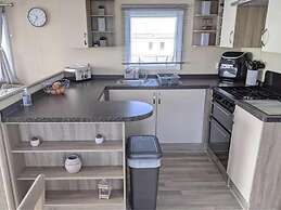 Immaculate Sen Friendly 3-bed Caravan in Porthcawl