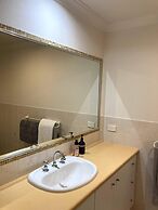 Modern 2 Bedroom Apartment in Perth