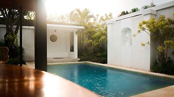 The Kons Villa Bali Seminyak