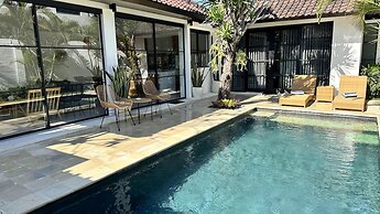The Kons Villa Bali Seminyak
