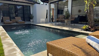 The Kons Villa Bali Seminyak