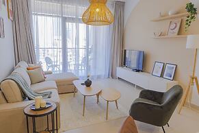 Monty - Art-inspired apartment amidst Downtown Dubai