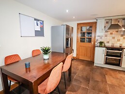 Tyn Y Ceubren Bach at Evelyns Retreat