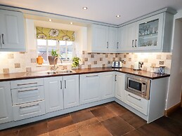 Tyn Y Ceubren Bach at Evelyns Retreat