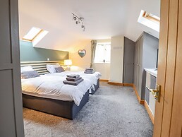 Tyn Y Ceubren Bach at Evelyns Retreat