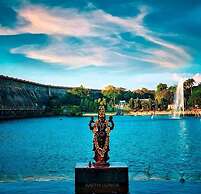 Royal Tusker Luxury Service Apartments