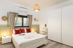 Modern & Design by FeelHome