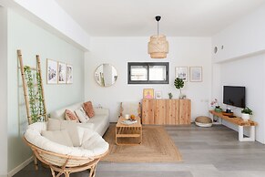 Modern & Design by FeelHome