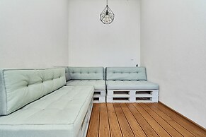 Apartment Aleja Architektów by Renters