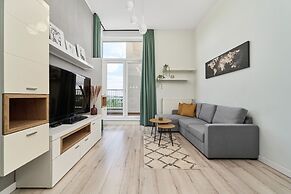 Apartment Aleja Architektów by Renters