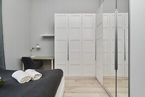 Apartment Aleja Architektów by Renters