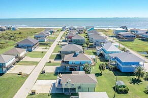 The Happy Patch 2 Bedroom Home by RedAwning