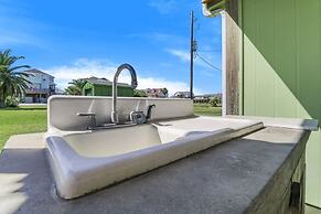 The Happy Patch 2 Bedroom Home by RedAwning