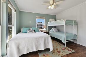 The Happy Patch 2 Bedroom Home by RedAwning