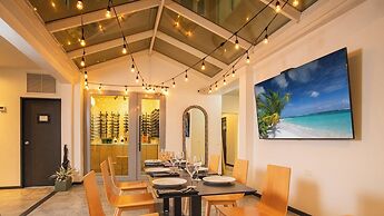 Casa Condado Hotel & Residences