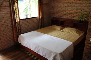 Mountain View Cottages & Villa Tangkahan