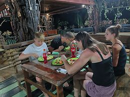 Mountain View Cottages & Villa Tangkahan