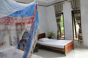 Mountain View Cottages & Villa Tangkahan