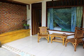Mountain View Cottages & Villa Tangkahan