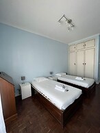 Oeiras Balcony by Homing