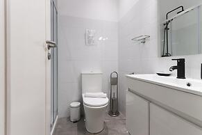 Oeiras Balcony by Homing