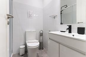 Oeiras Balcony by Homing