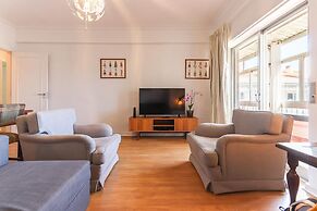 Oeiras Balcony by Homing