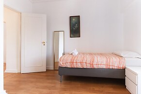 Oeiras Balcony by Homing