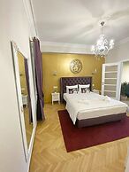 Check Point - Acropolis View B