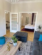 Check Point - Acropolis View B