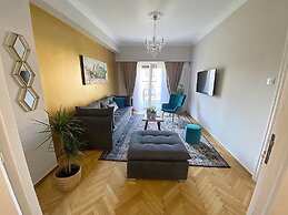 Check Point - Acropolis View B