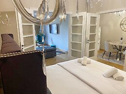 Check Point - Acropolis View B