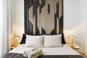 Luxury with Terrace & Sea View by FeelHome