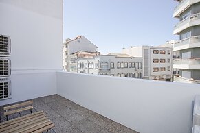 Liiiving in Porto - Design Bright House