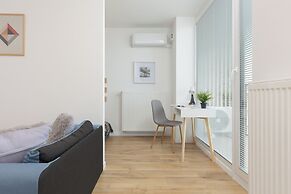 Kokoryczki Studio Warsaw by Renters