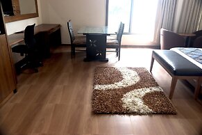 Heaven7 Hotel & Resort